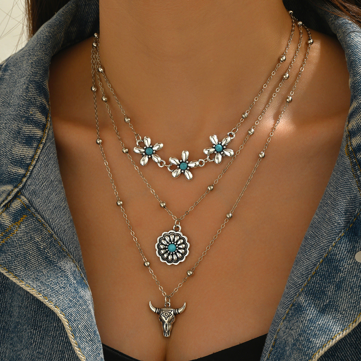 Wholesale 2PCS Western-style turquoise set with cactus and bull' s head necklace