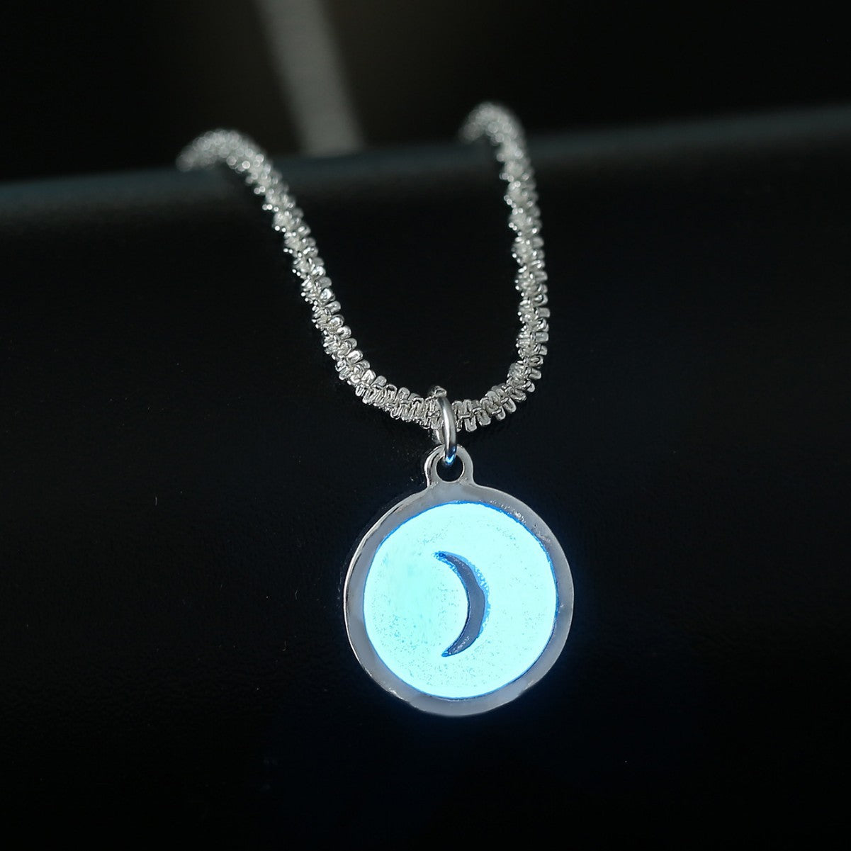 Wholesale Silver creative  moon oil drop luminous glowing blingbling cauliflower necklace