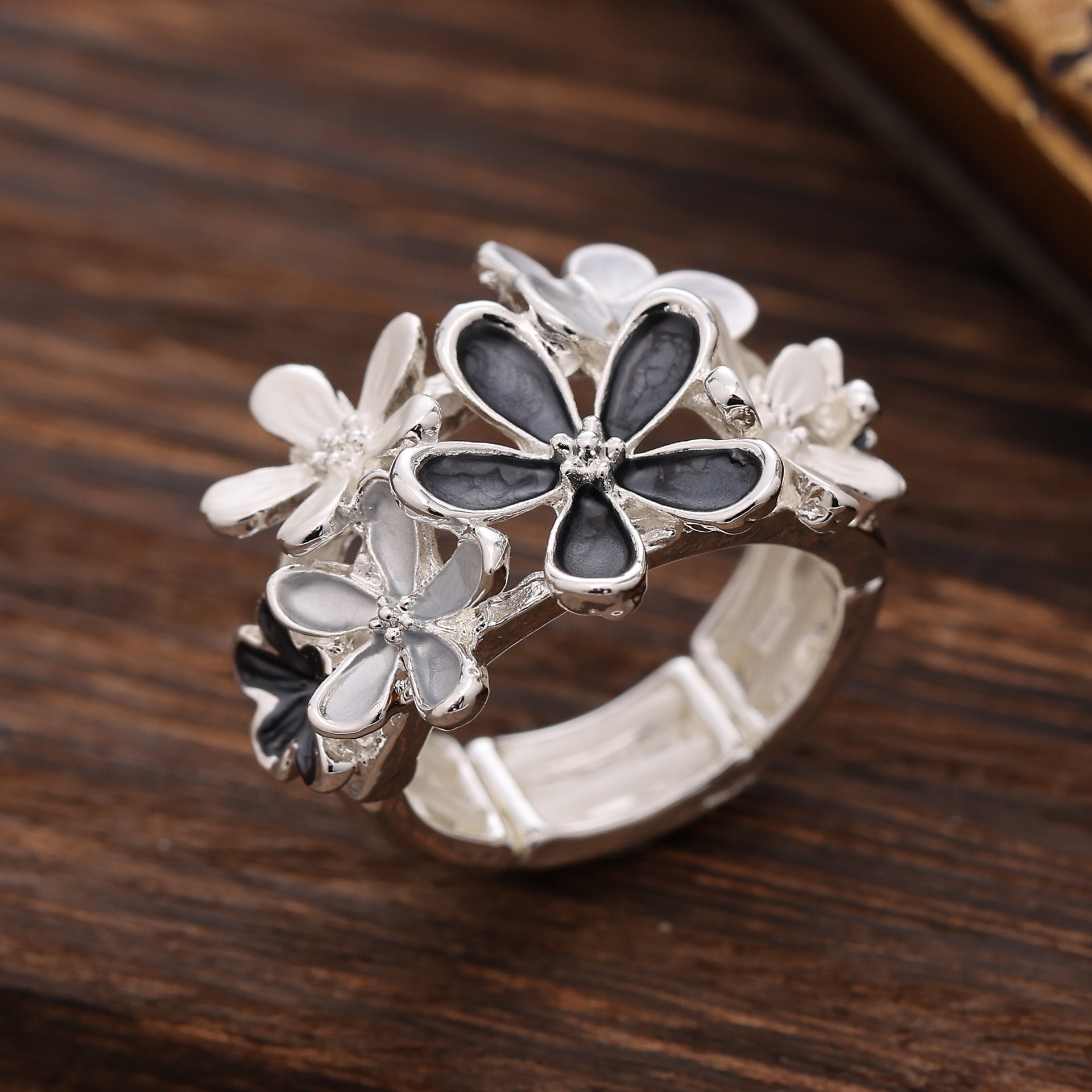 Wholesale  Enamel Floral Ring Elastic Alloy Zinc Geometric Rings