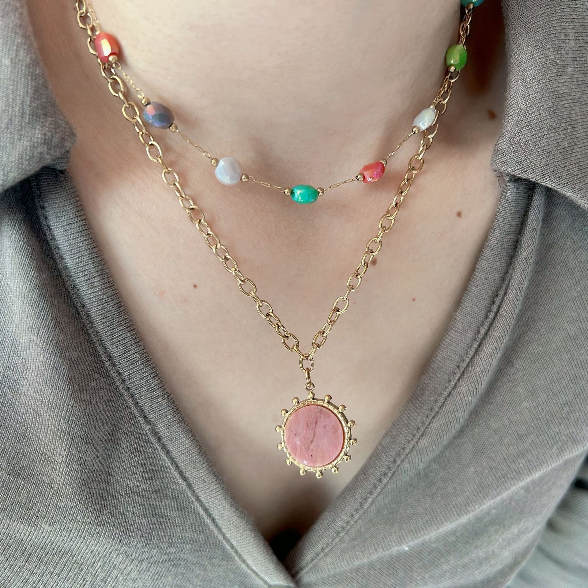 Wholesale stainless steel inlaid red shell pendant necklace colorful crystal zircon beaded  necklace