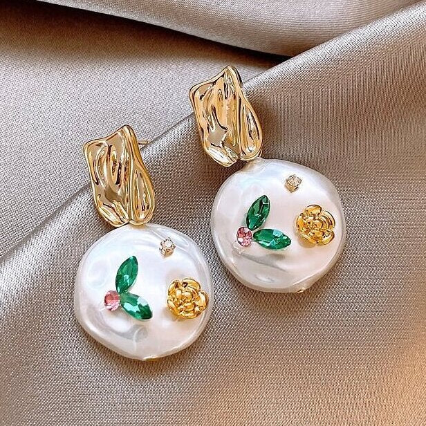 Wholesale Alloy Enamel Double Layer Flower Earrings French Palace Retro Pearl Design Fashion Accessory
