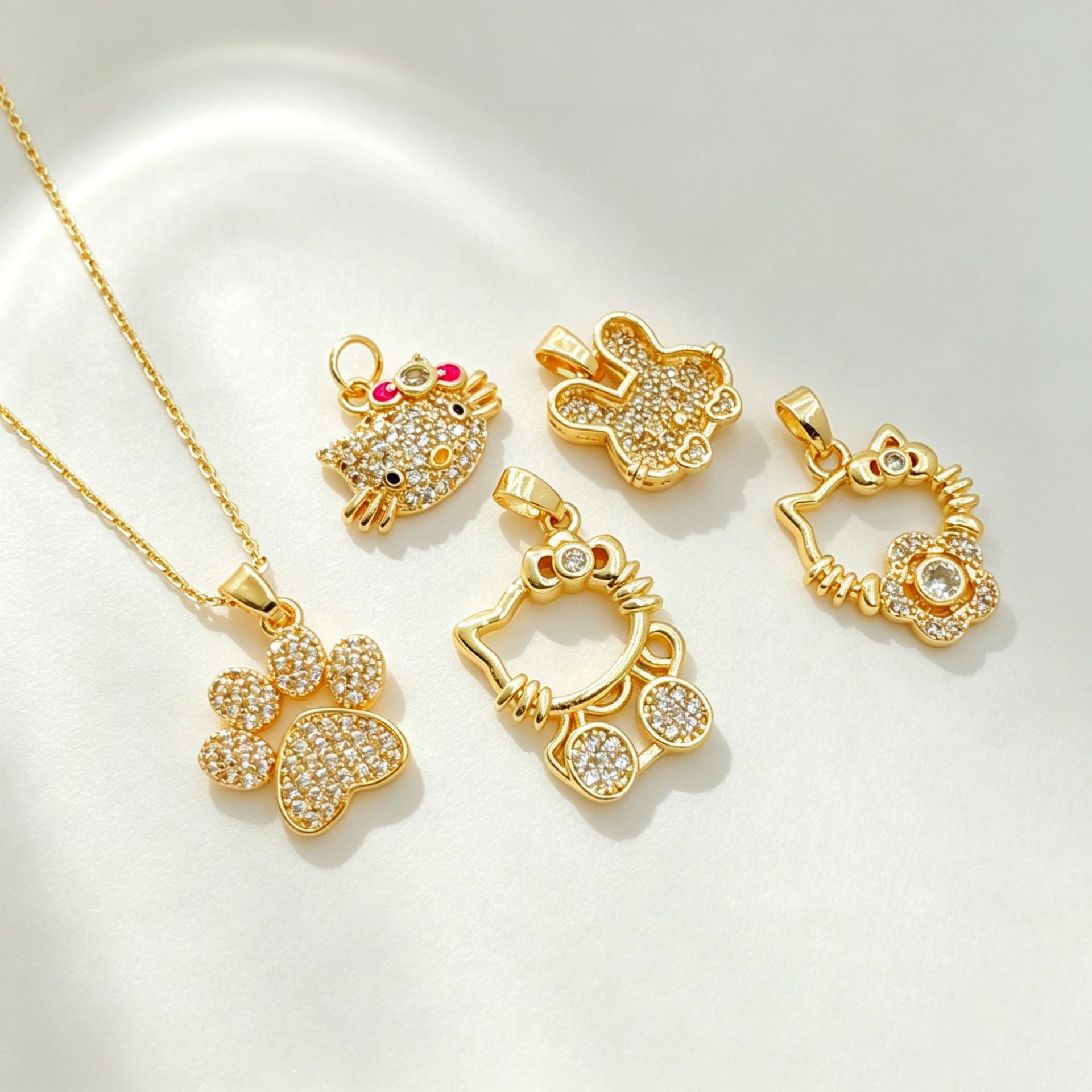 Wholesale Copper Gold-Plated Cat Pendant Zircon Hollow Design Trendy Boutique Jewelry Accessory