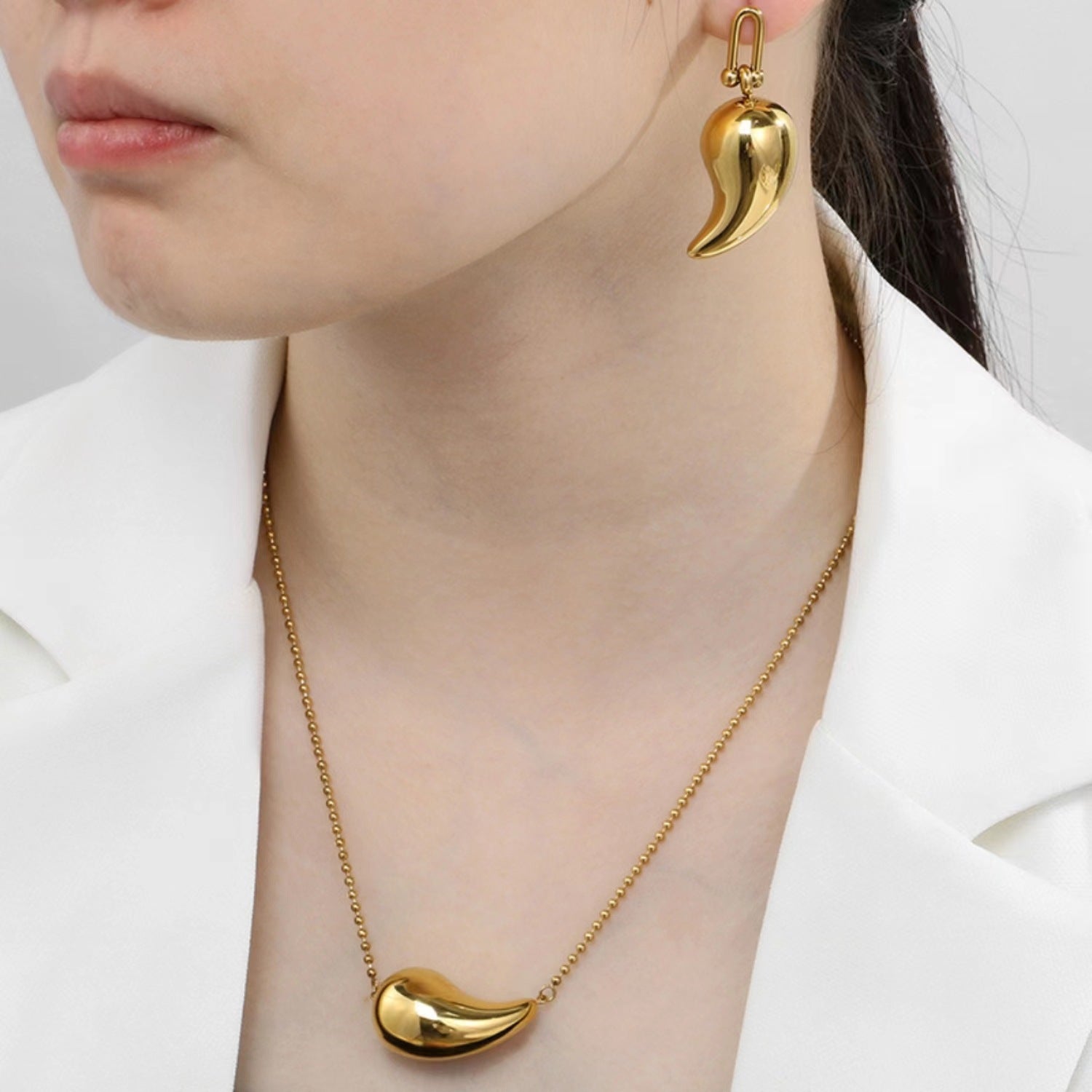 Wholesale High-end design chubby water drop earrings  stainless steel hollow earrings