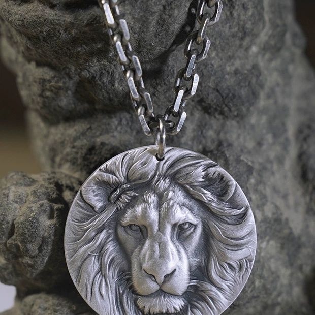 Wholesale  Aggressive Lion Head Pendant Fashion Necklace