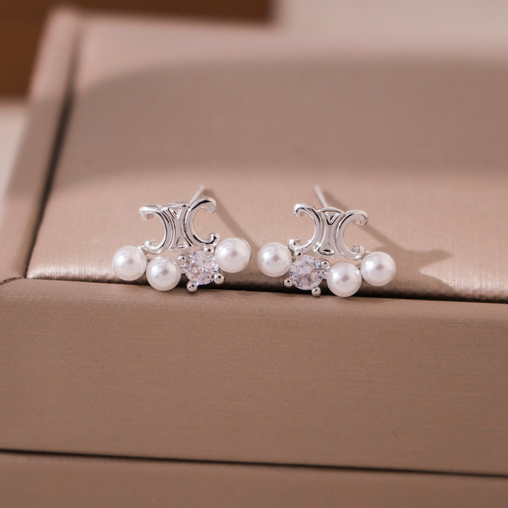 Wholesale  Pearl Earrings  Light Luxury Sweet Earrings