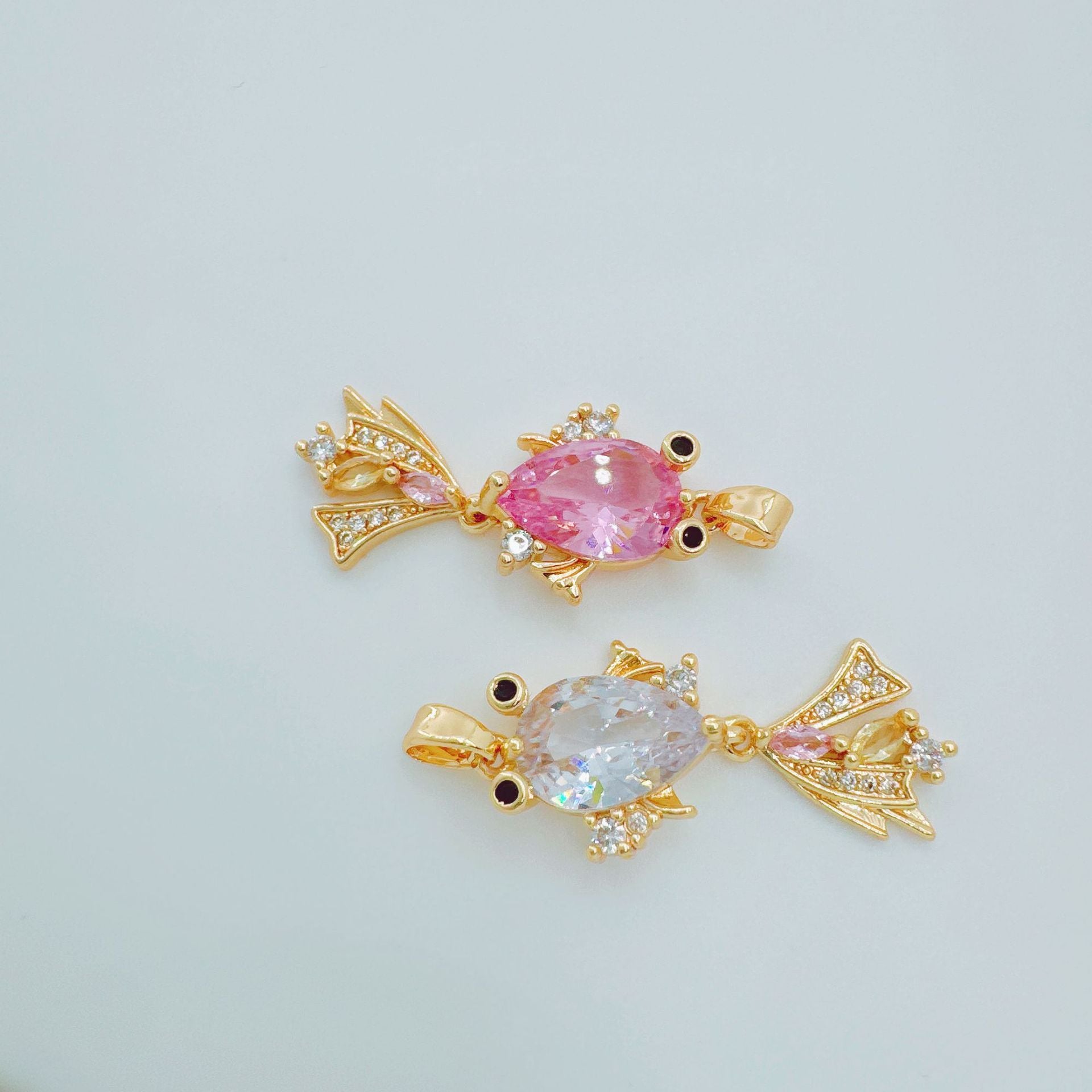 Wholesale Goldfish Pendant Necklace Inlaid Diamond European Style Everyday Jewelry Accessory for Women