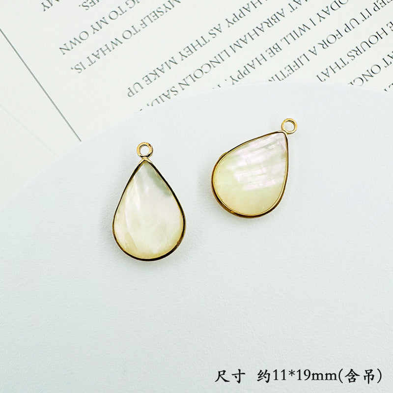 Wholesale Trendy Geometric Shell Pendant Copper Electroplated DIY Jewelry Accessory For Layering Necklaces Boutique Resale