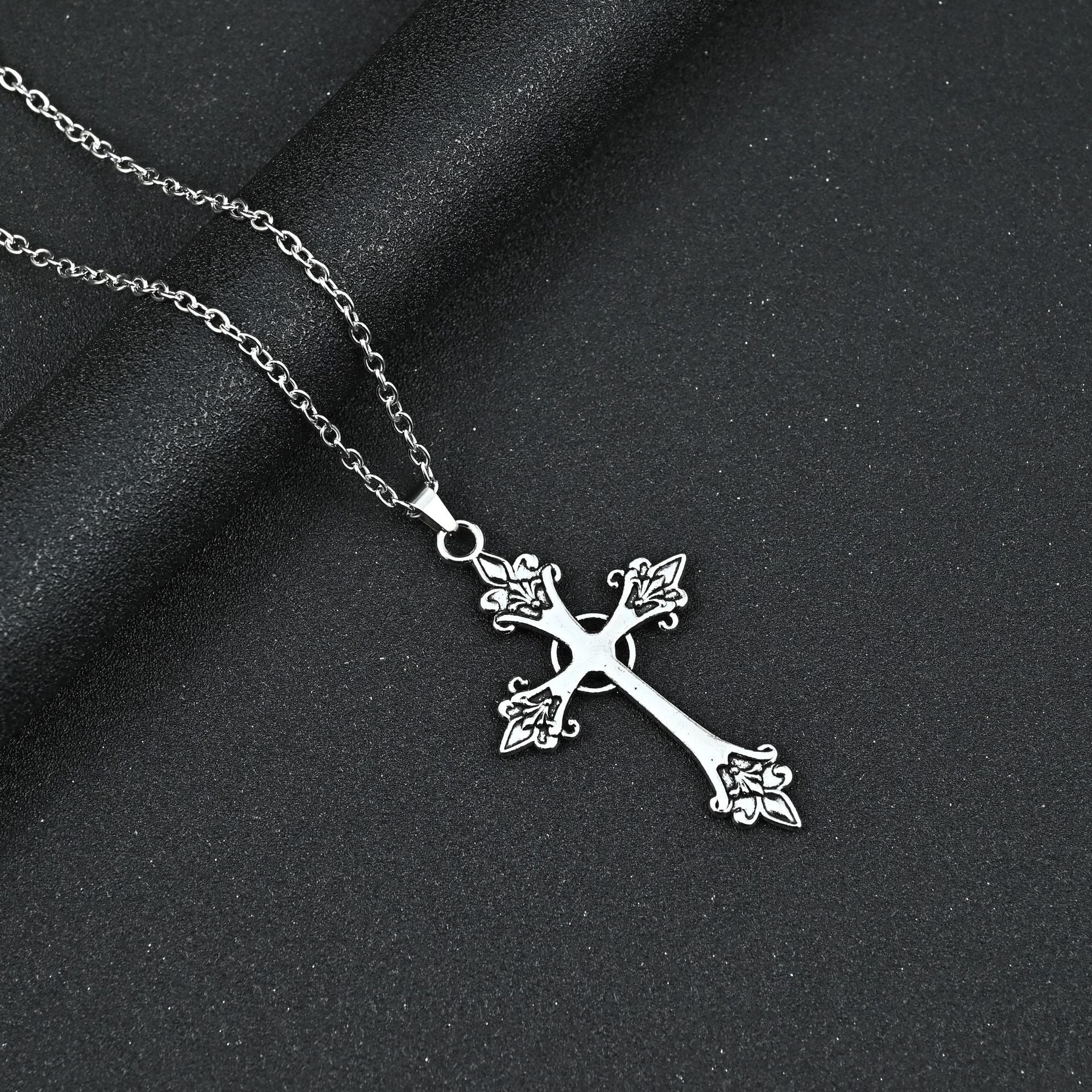 Wholesale Zinc Alloy Electroplated Diamond Cross Pendant Necklace Retro Street Style Fashion Jewelry Accessory For Casual Gift