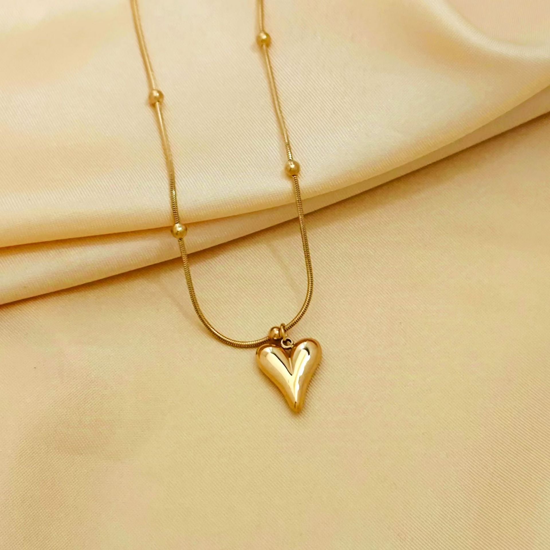 Wholesale Minimalist Titanium Steel Love Necklace Everyday Jewelry Accessory