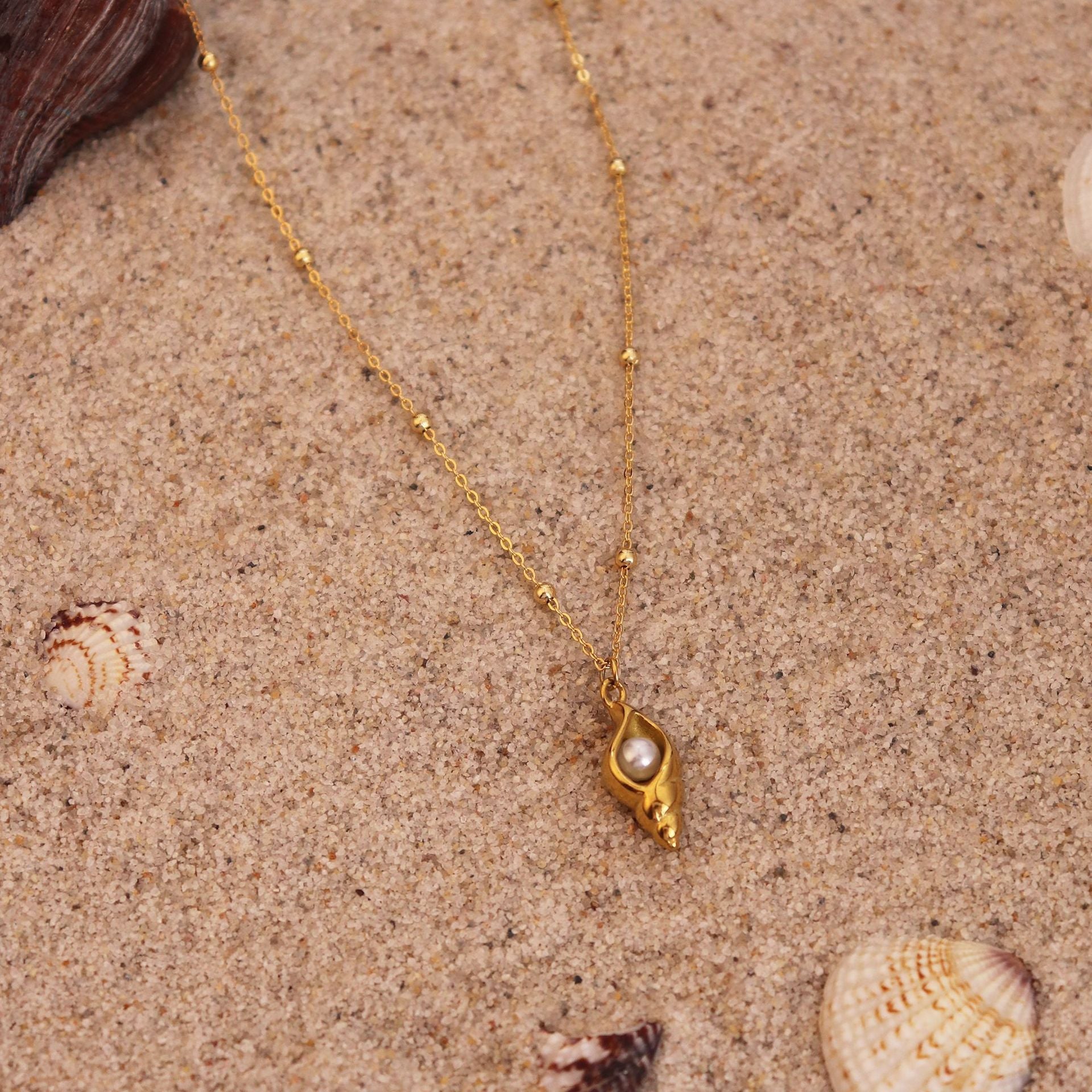 Wholesale No fading titanium steel seahorse dolphin shell necklace