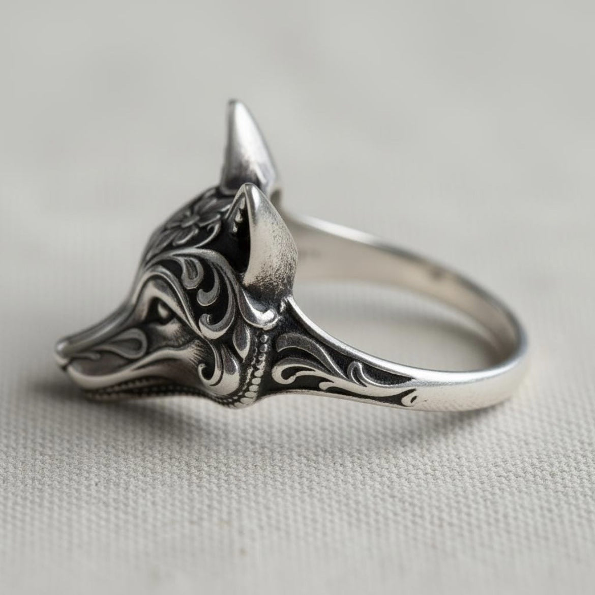 Wholesale Trendy Silver Fox Ring Women' s Alloy Face Carving Design Jewelry Accessory for Boutique Resale Everyday Wear