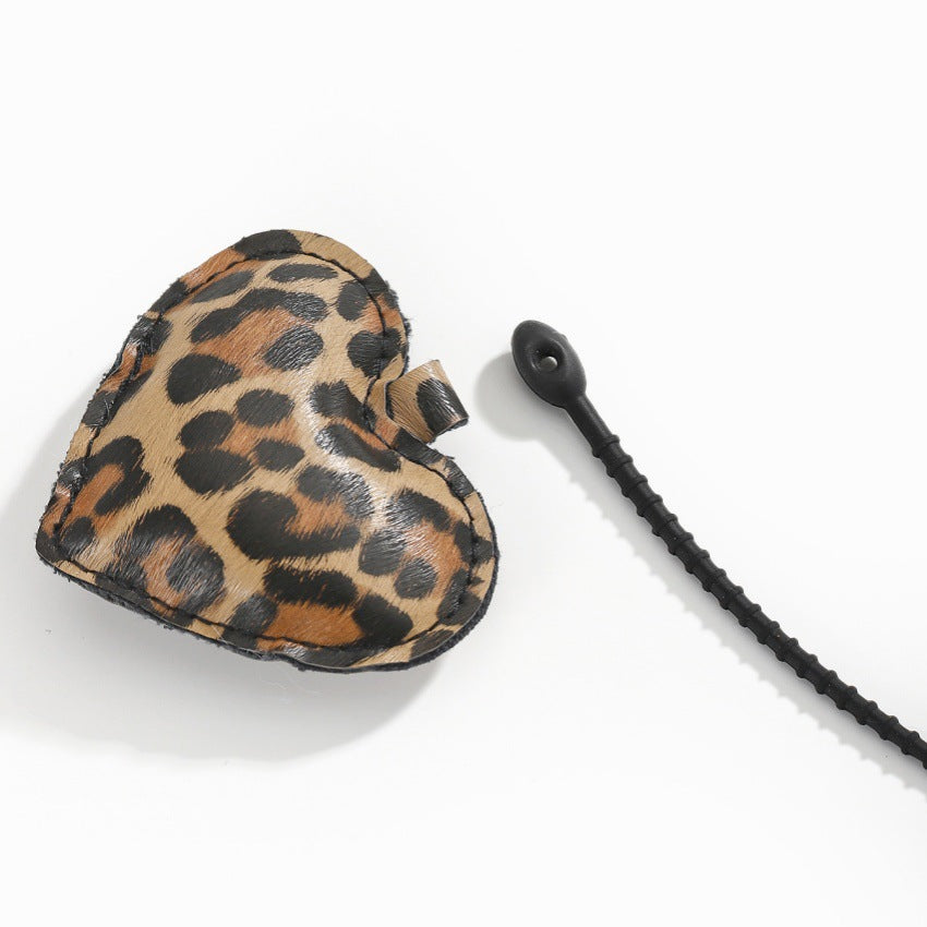 Wholesale PU cotton filled leopard print love keychain