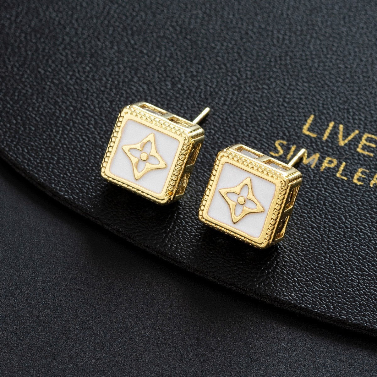 Wholesale Copper Electroplated Four Leaf Clover Flower Earrings For Women Korean Style Rhinestone Minimalist Design Fashion Accessory For Everyday Wear Or Gift