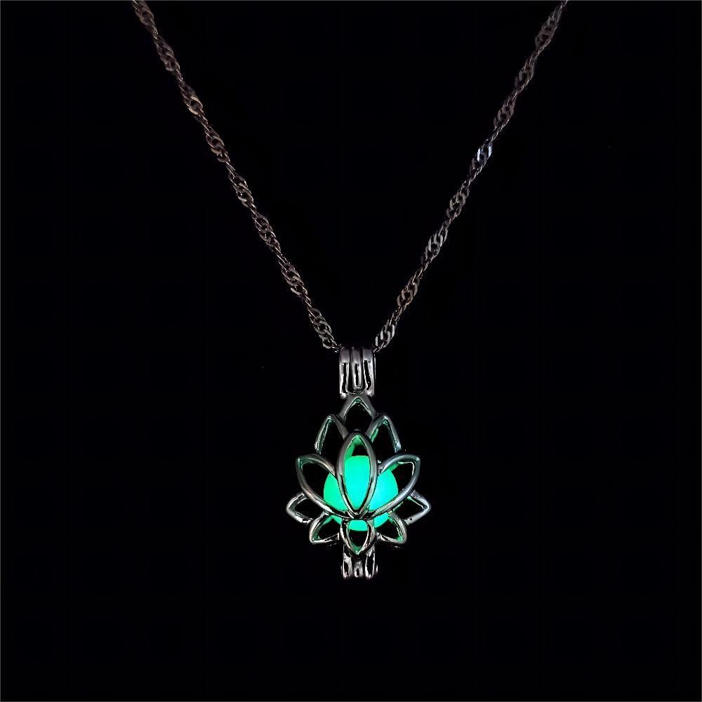 Wholesale lotus photo box luminous pendant  necklace