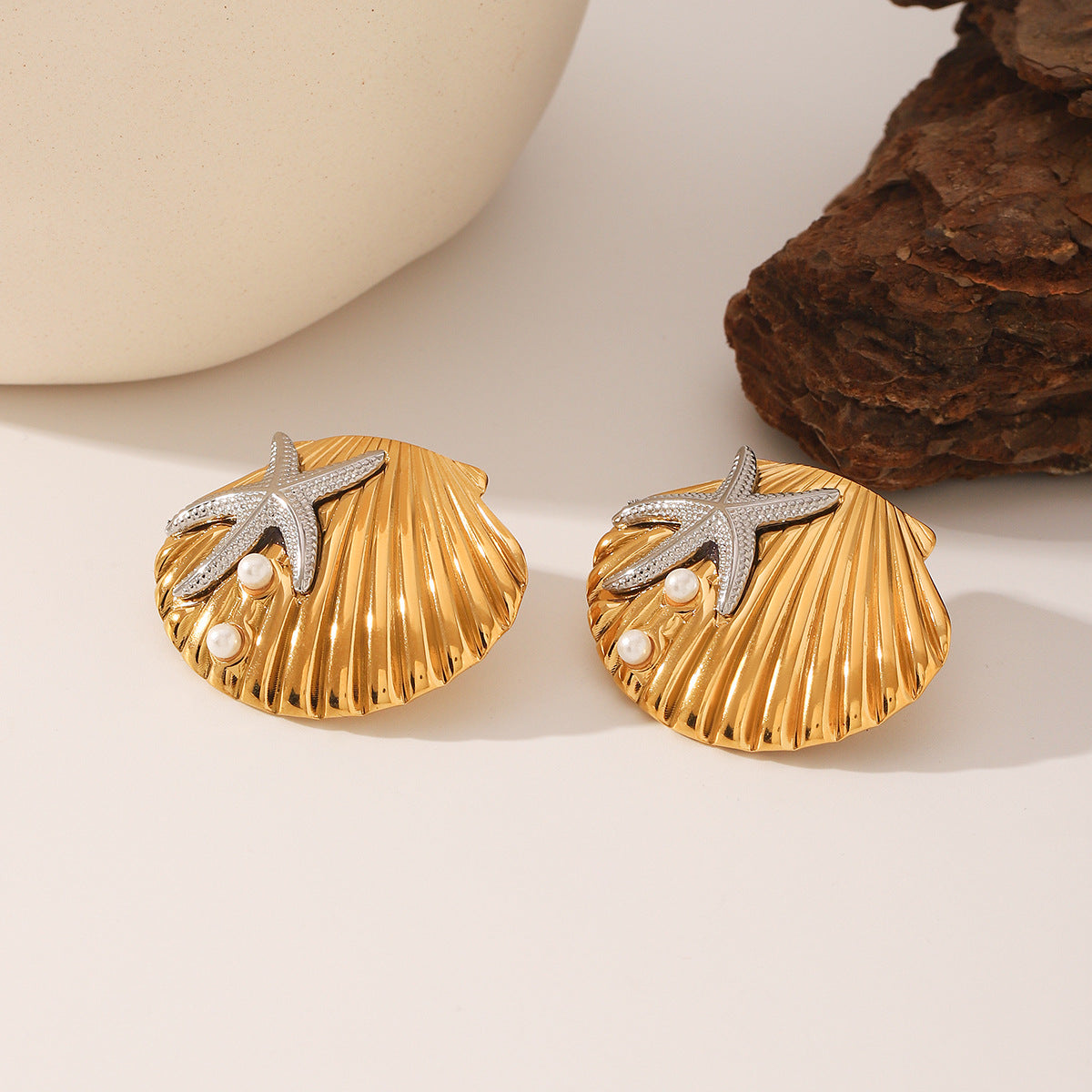 Wholesale 18K Gold Stainless Steel Earrings Ocean Style Series Starfish Fashion Light Luxury  Earrings