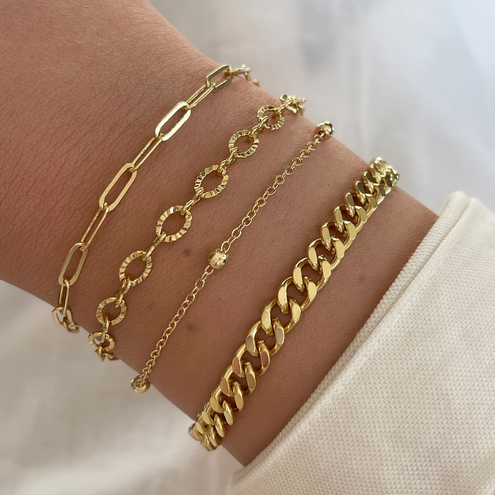 Wholesale 4 Piece Gold Tone Cuban Chain Bracelet Set Unisex Trendy Jewelry Accessory For Everyday Wear And Boutique Resale