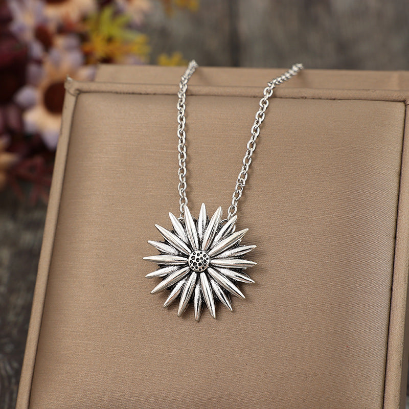 Wholesale Simple Large Flower Alloy Pendant Necklace Fashion Accessory Boutique Gift