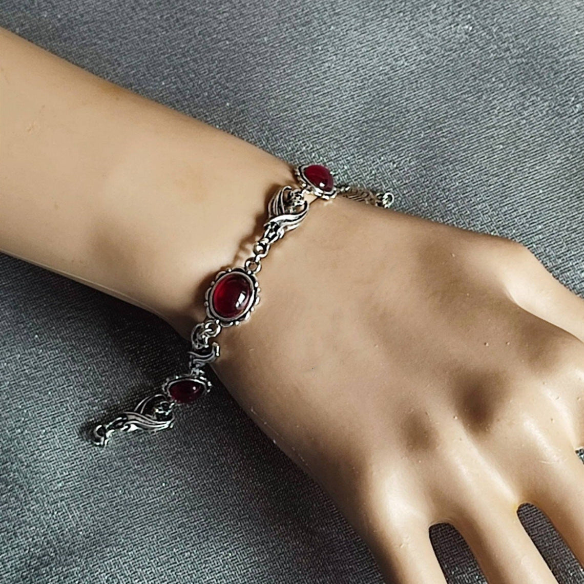 Wholesale Alloy Electroplated Bat Themed Bracelet Blood Red Vampire Bat Design for Everyday Wear or Gift