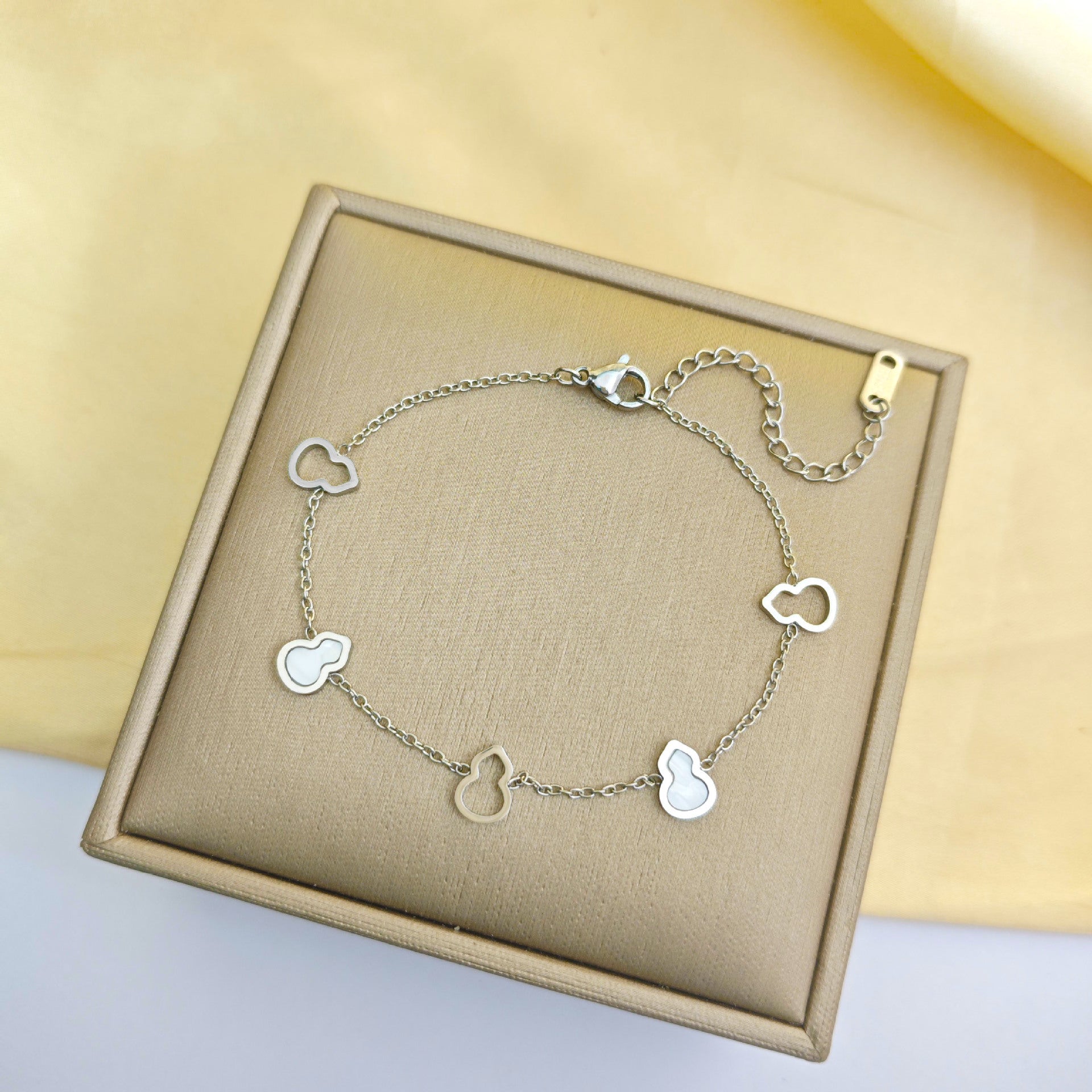 Wholesale Red Gourd Charm Bracelet,  Titanium Steel with Gold Electroplating,  Trendy Jewelry Accessory for Women Everyday Wear