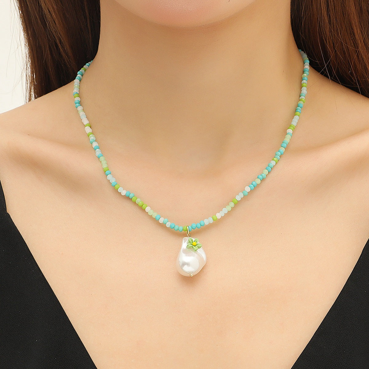 Wholesale  Non-Fading Simple Rice Bead Beaded Necklace Women' s Light Luxury Niche Design Color Crystal Necklace