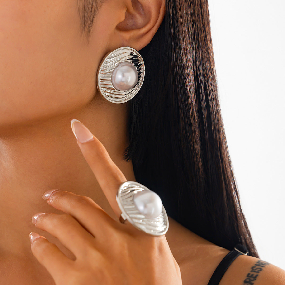 Wholesale Metallic pleated earring set