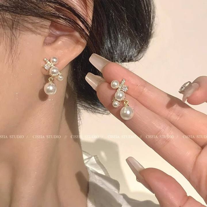 Wholesale European and American Light Luxury Shell Flower Earrings 925 Silver Needle High-grade Earrings Ins Niche Design Elegant Retro Earrings