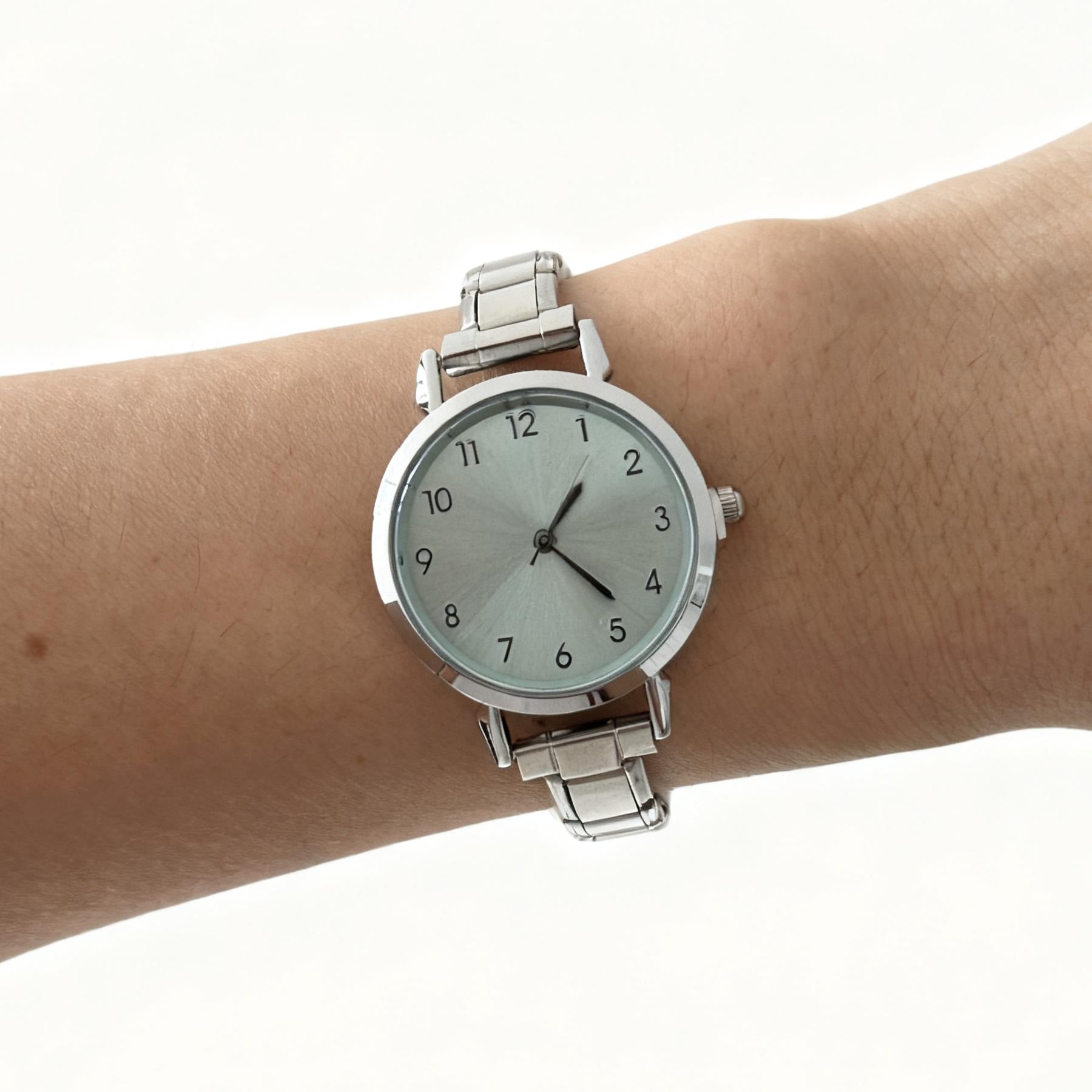 Wholesale  elegant steel strap wristwatch