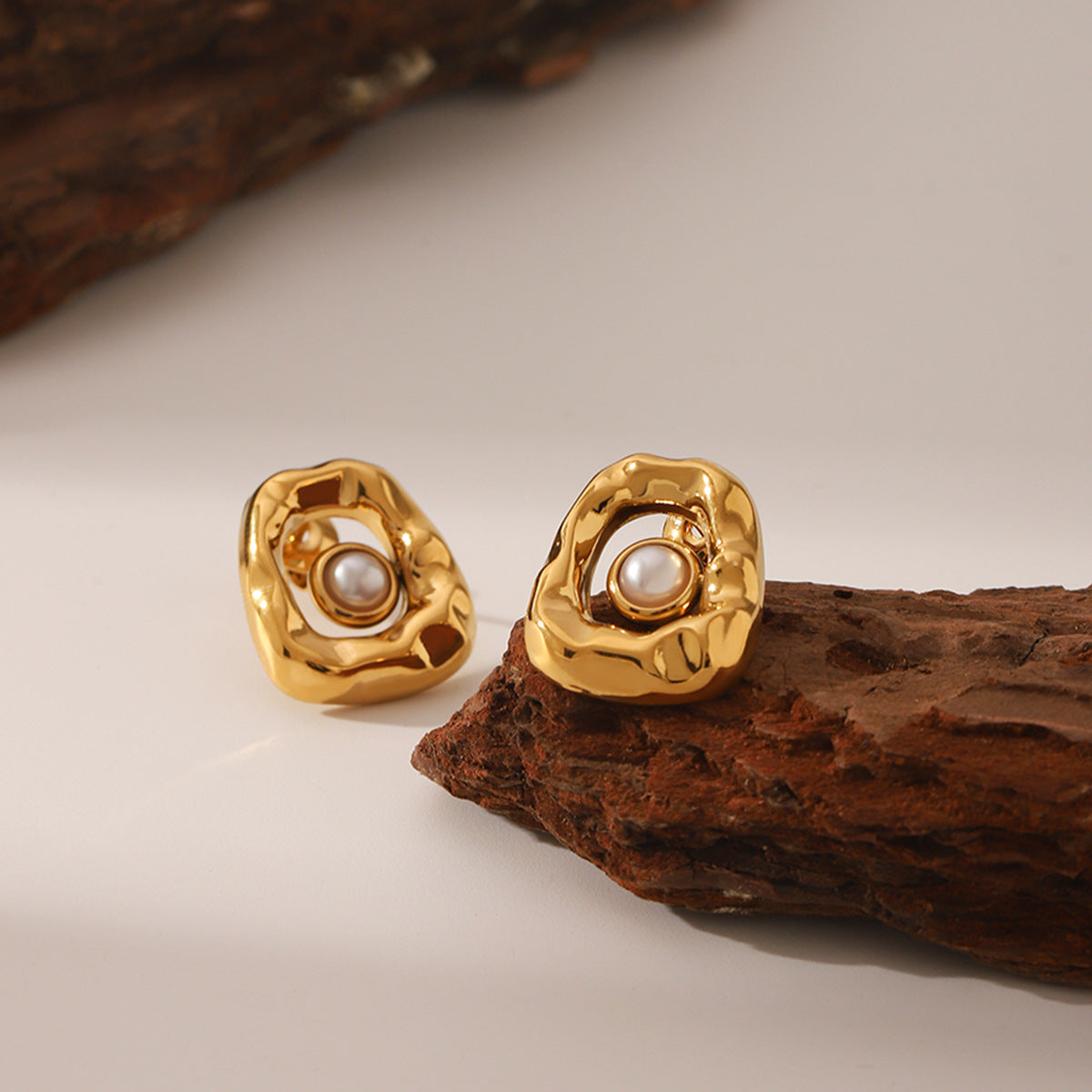 Wholesale stainless steel 18k gold pearl volcanic lava pattern geometric  earrings