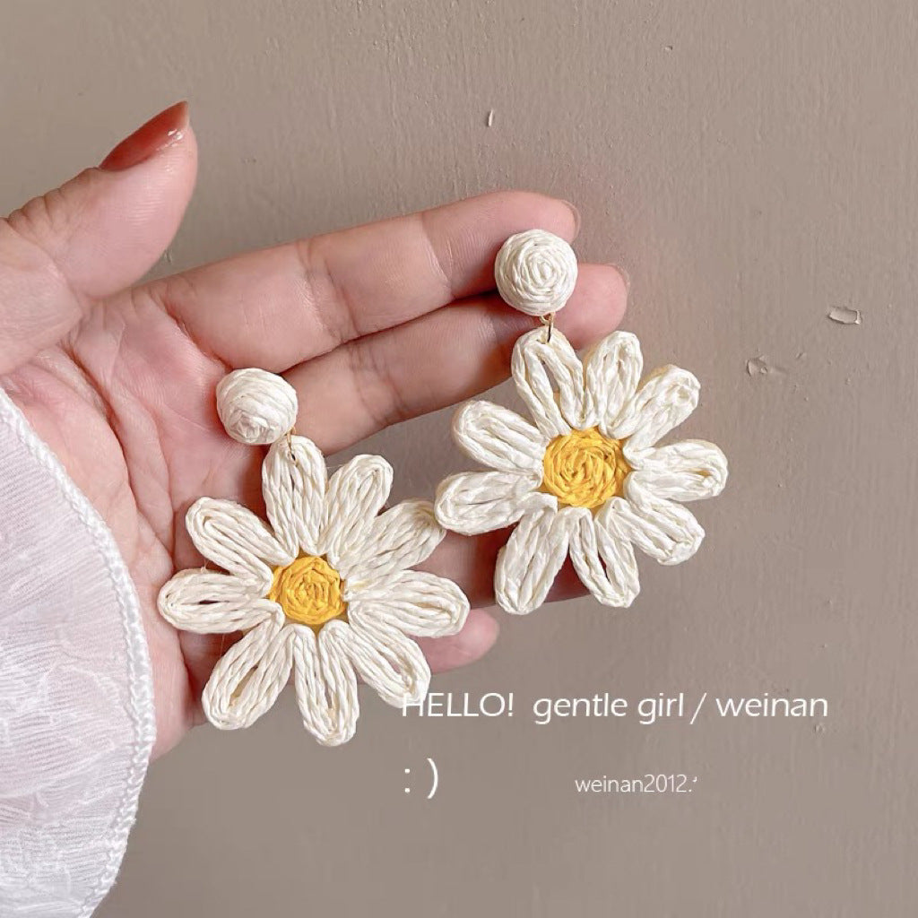 Wholesale Chic Handwoven Flower Ear Cuff for Women,  Alloy Electroplated Design,  Perfect Party Wear Jewelry Accessory
