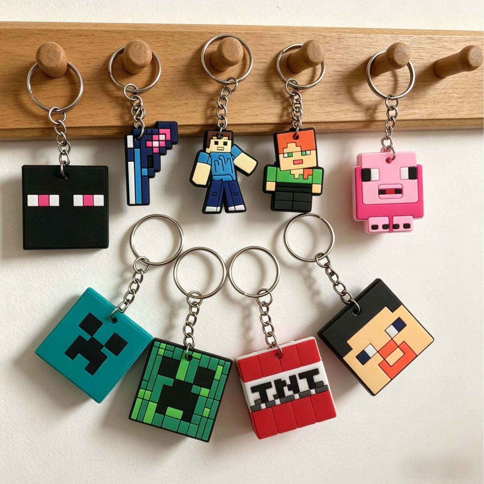 Wholesale  keychains,  backpack charms,  cartoon accessories,  DIY pendants,  PVC metal key chains,  Amazon bestsellers.