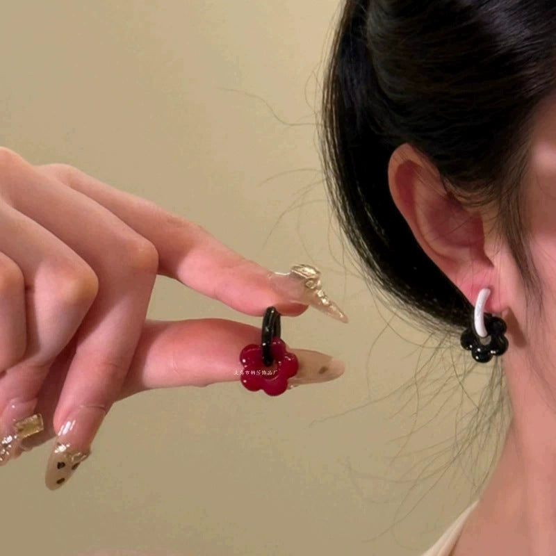 Wholesale  Contrast Color Flower Earrings