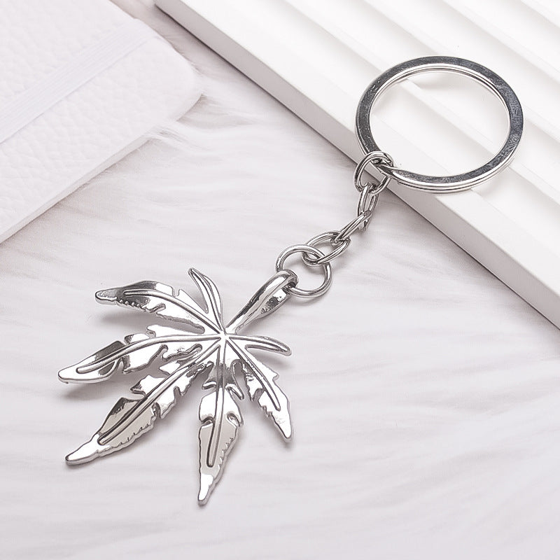 Wholesale Retro Maple Leaf Alloy Keychain Silver Electroplated Hip Hop Style Fashion Accessory For Everyday Use And Resale