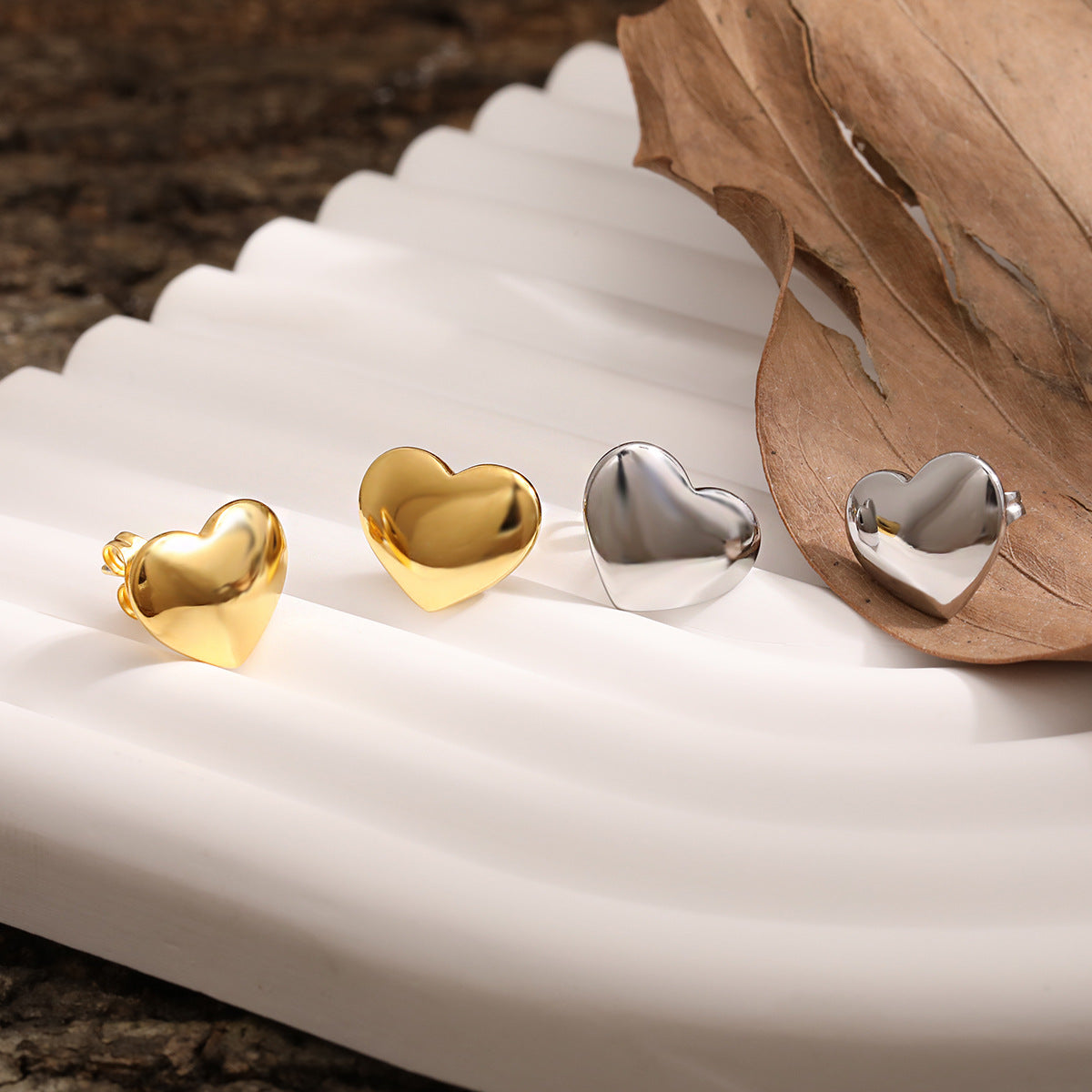 Wholesale Titanium Steel Exaggerated curved heart earrings gold earrings