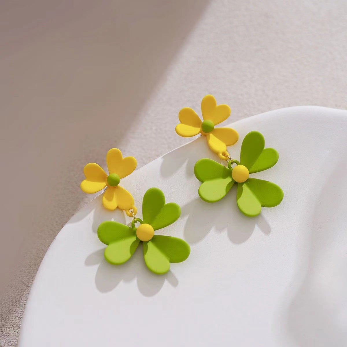 Wholesale Versatile Summer Fresh Green Floral Stud Earrings