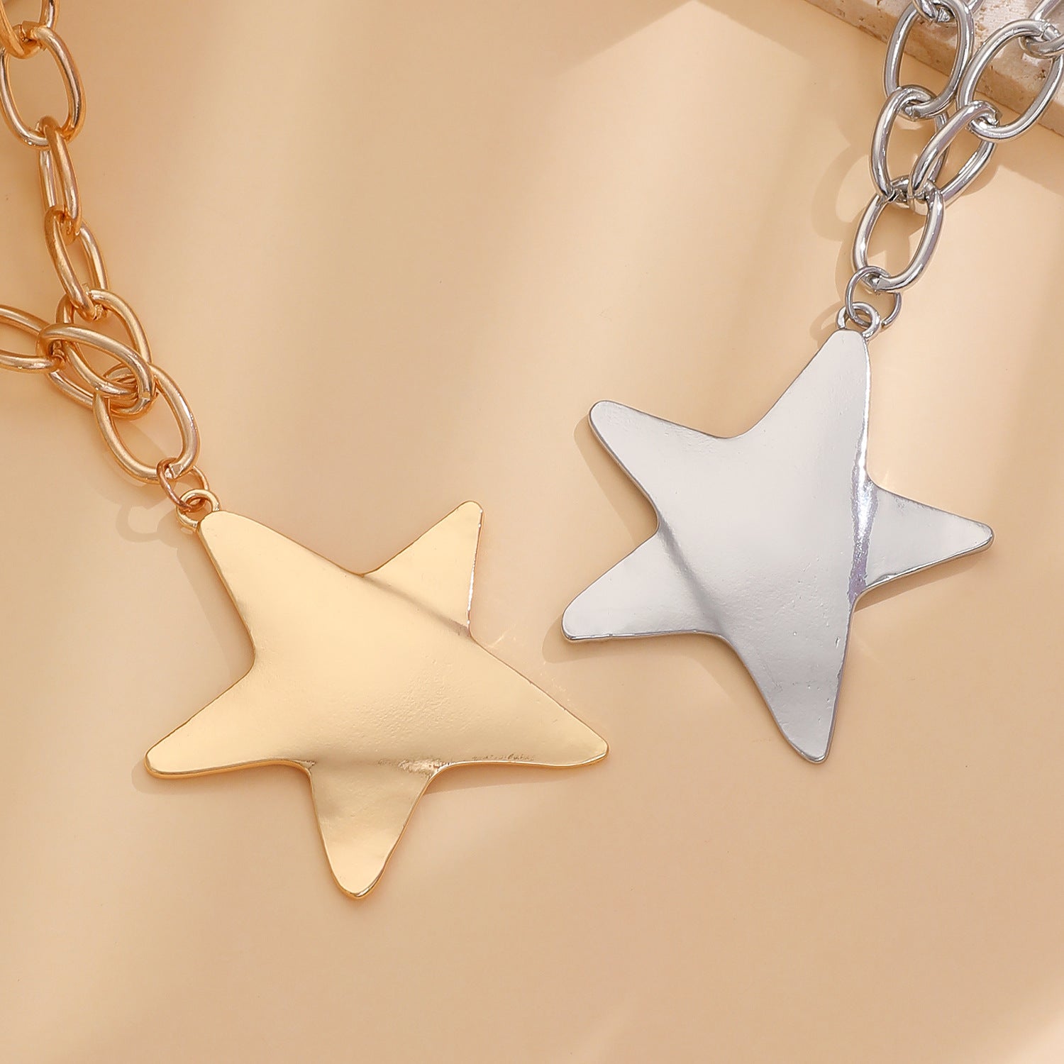 Wholesale Geometric Star Alloy Pendant Necklace Fashion Accessory for Boutique Resale