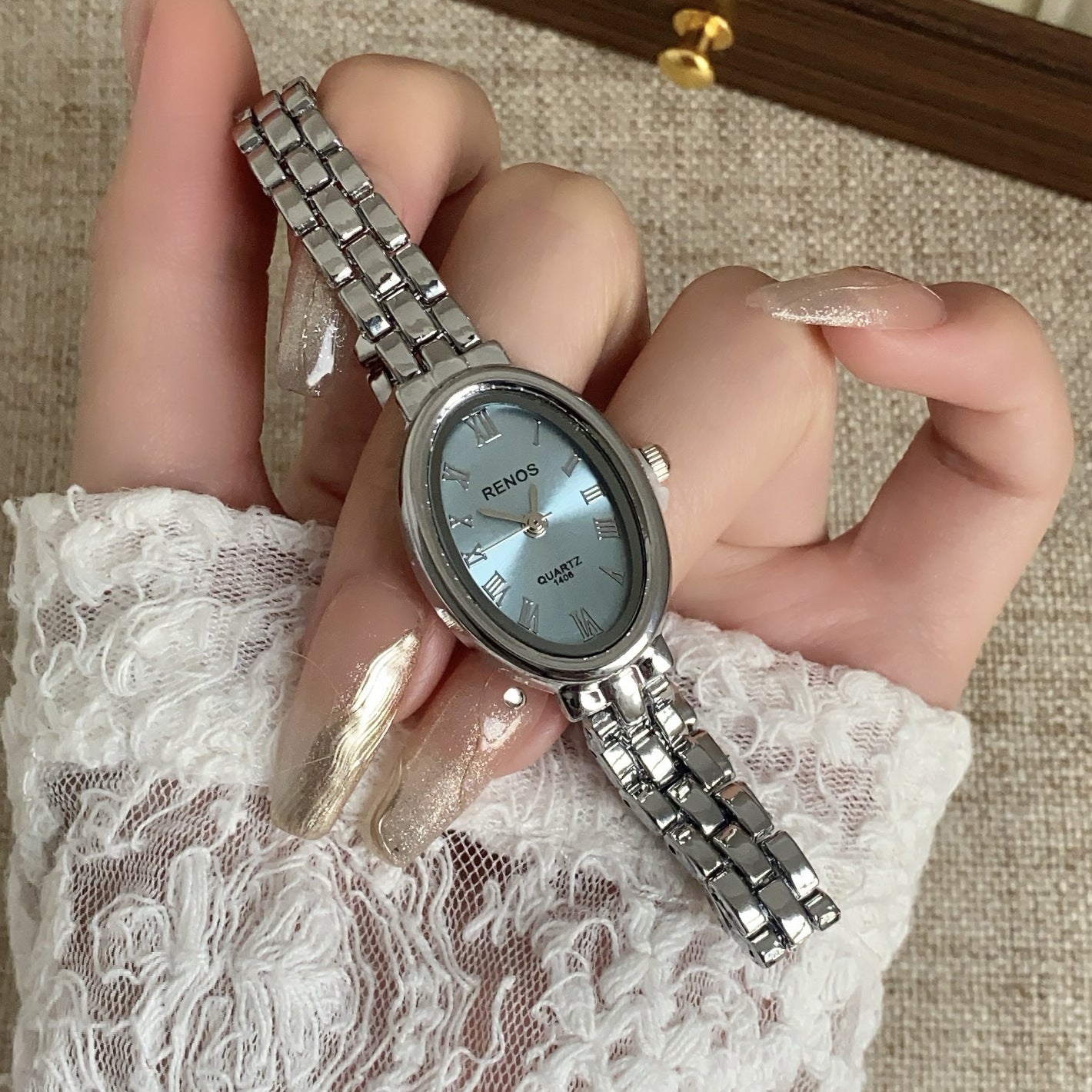 Wholesale Stylish Oval Classic Retro Women S Quartz Watch Everyday Fashion Accessory