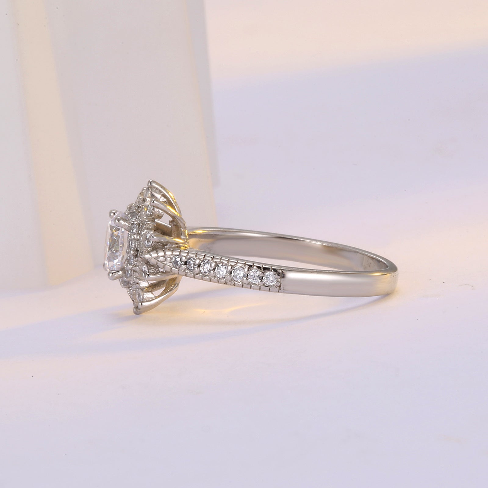 Wholesale light luxury diamond rings