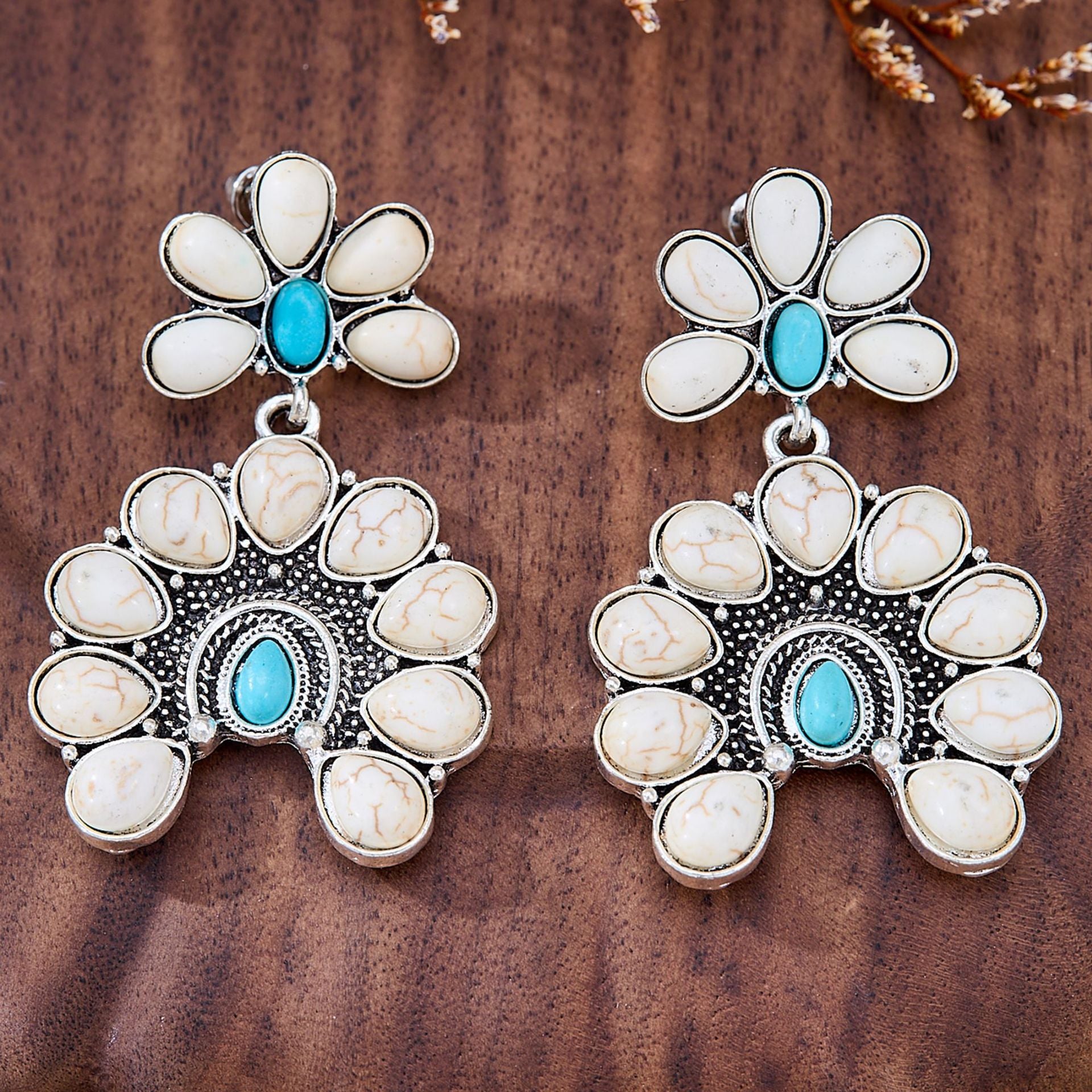 Wholesale Bohemian Turquoise Horseshoe Earring Set - Jewelry Accessory for Boutique Resale