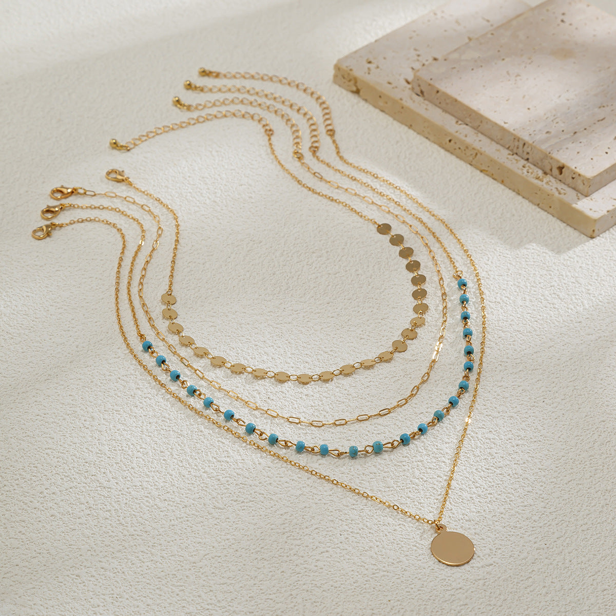 Wholesale Alloy Electroplated Retro Turquoise Sequin Clavicle Necklace for Women,  Casual Jewelry Accessory