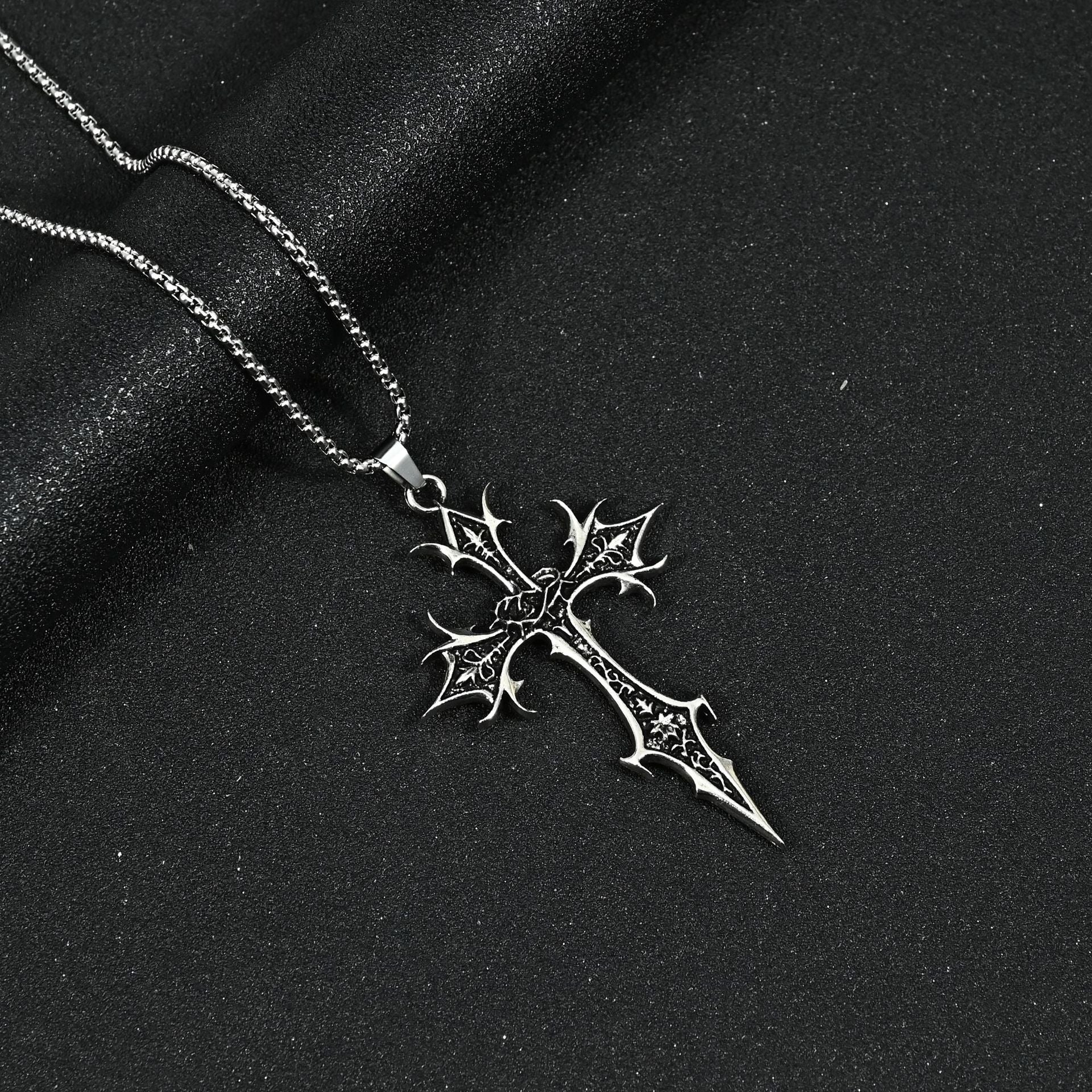 Wholesale Gothic n Cross Pendant Necklace Dark Vintage Style Hip Hop Jewelry Accessory For Boutique Resale Gift