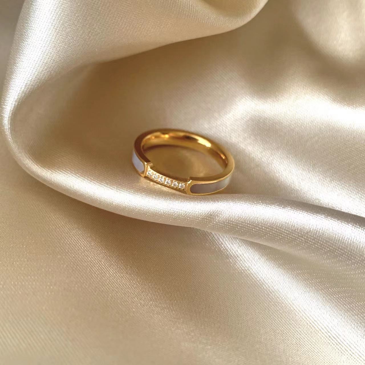 Wholesale titanium steel luxury element white shell inlaid stone  ring