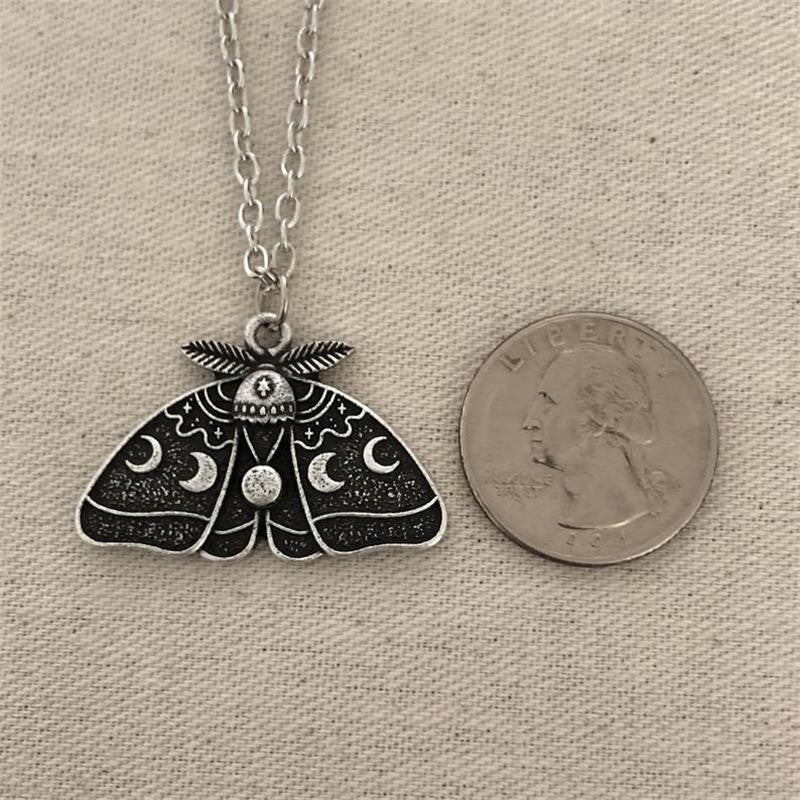 Wholesale Retro Moth Necklace Gothic Style Moon Clavicle Chain