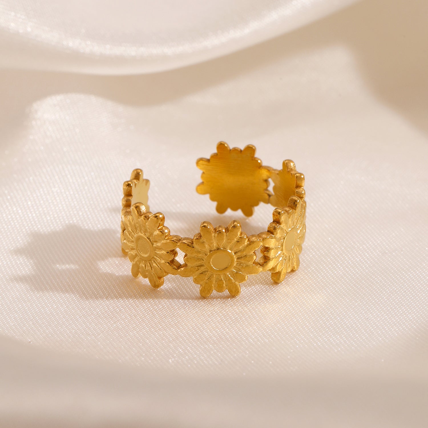 Wholesale French Retro Flower Stainless Steel Adjustable Ring Women' s Jewelry Accessory