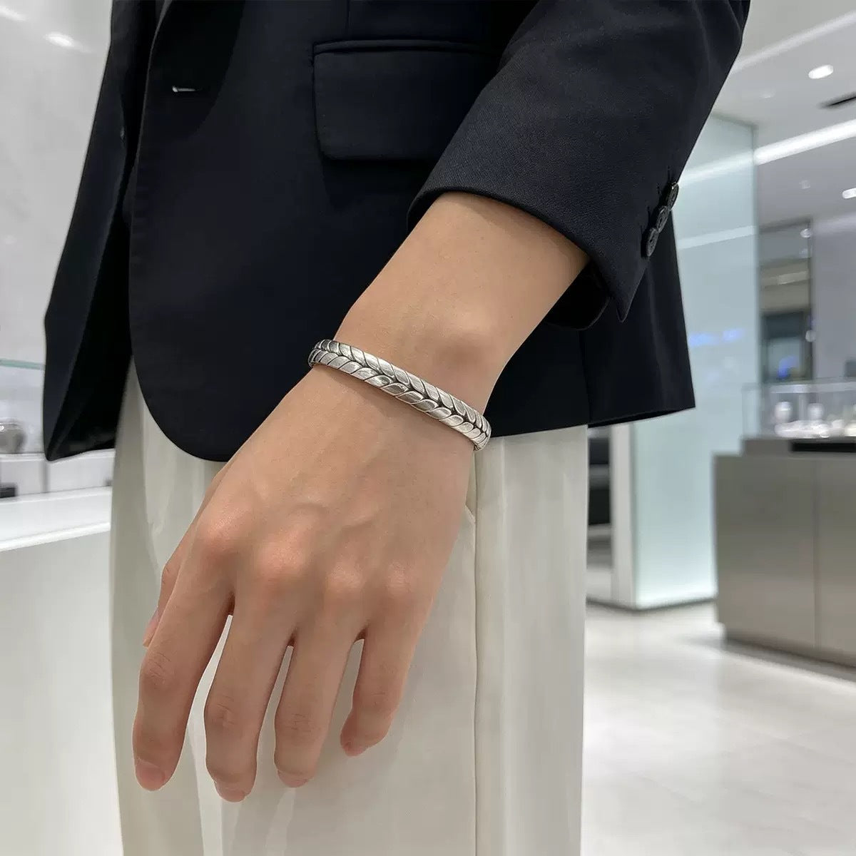 Wholesale Stainless Steel Hand Polished Wheat Ear Open Bangle - Trendy Fashion Accessory for Boutique