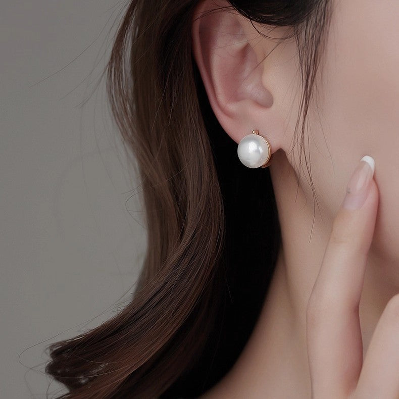 Wholesale Minimalist Round Imitation Pearl Stud Earrings French Design Copper Electroplated Jewelry Accessory