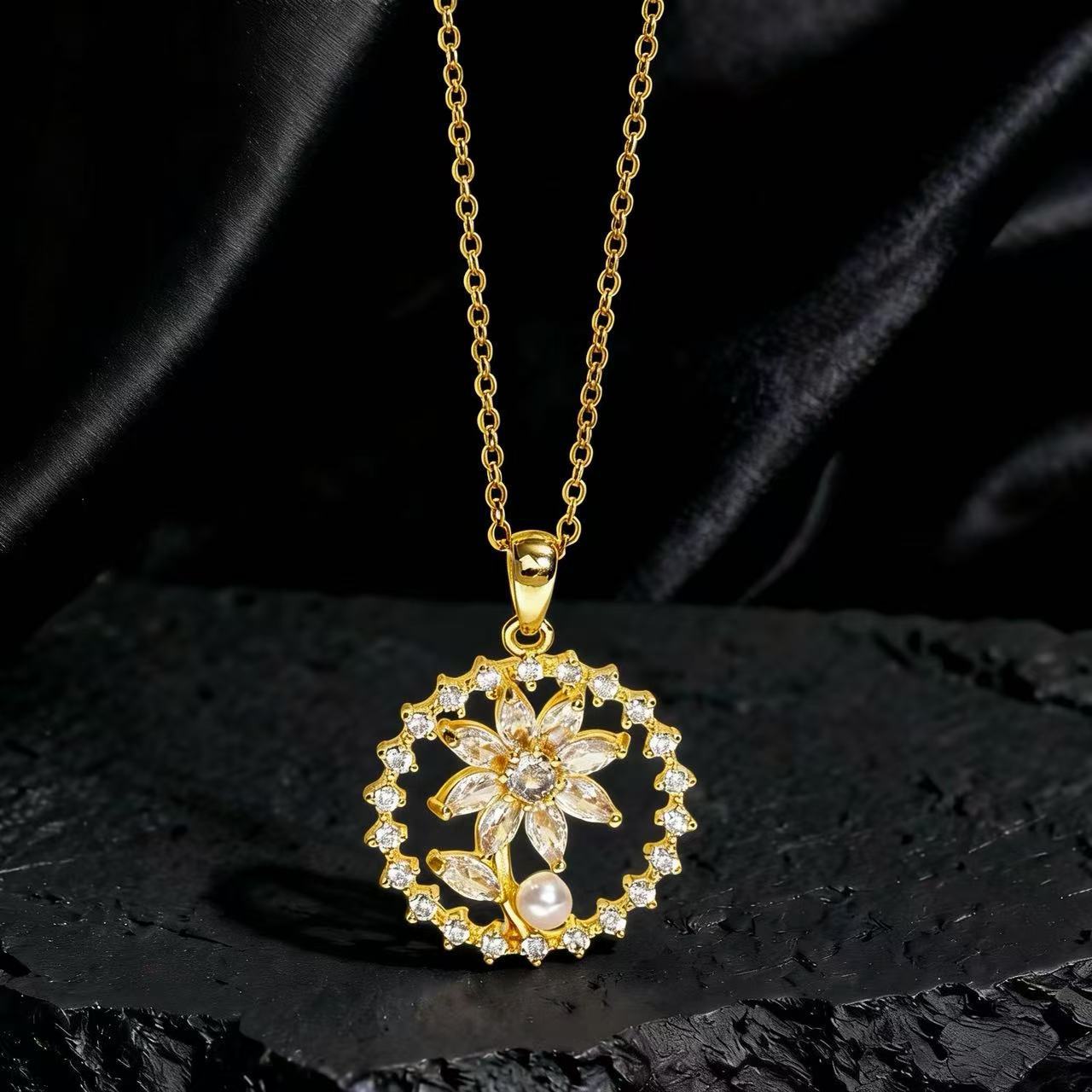Wholesale Gold Plated Copper Zircon Sunflower Necklace Layering Jewelry For Women Trendy Party Fashion Accessory Everyday Wear Boutique Resale