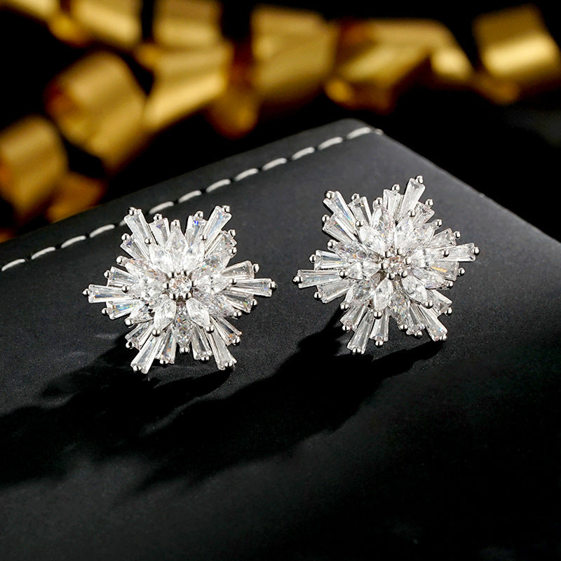 Wholesale  Snowflake Zircon Inlaid Exquisite Earrings