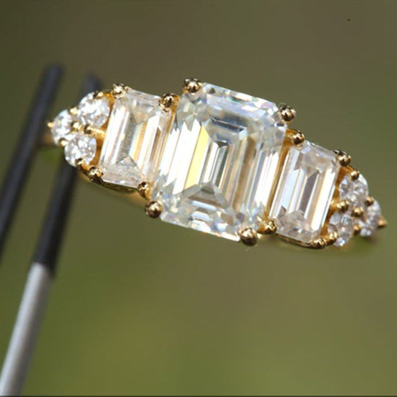 Wholesale White Crystal Zircon Temperament Ring Copper ACC-RS-ChenRui005