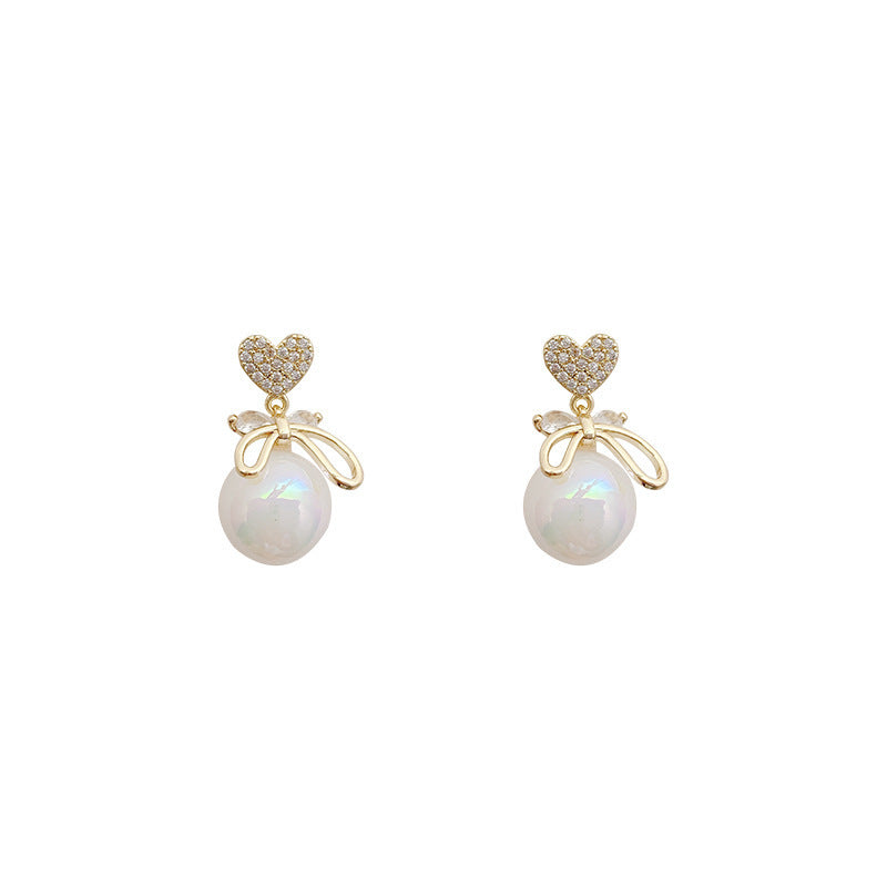 Wholesale Simple and Luxurious Heart-shaped Pearl Earrings