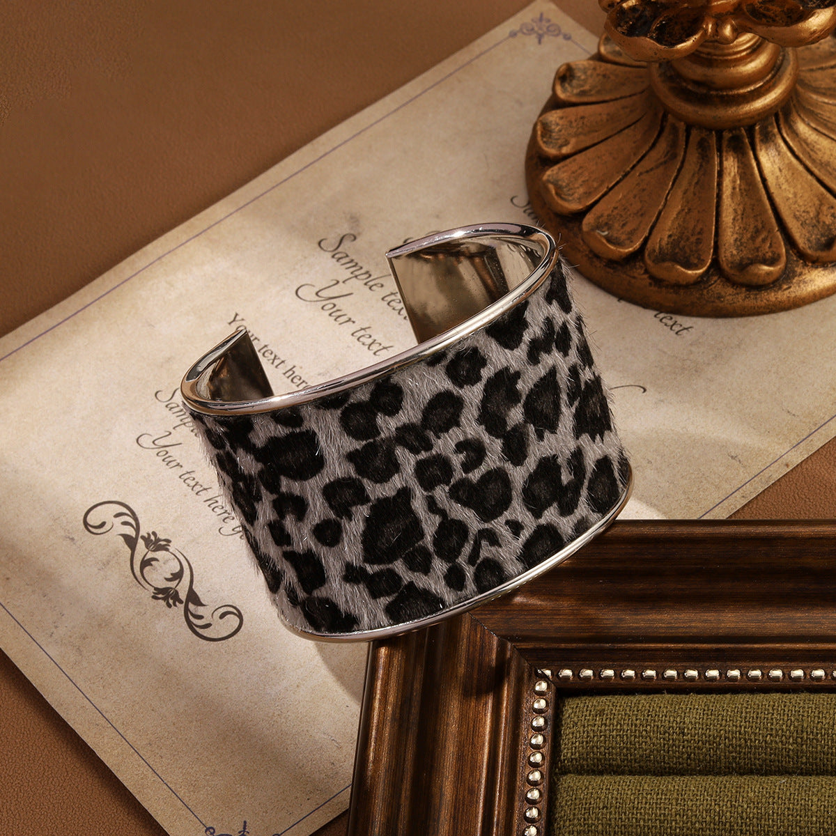 Wholesale Wild Leopard Print Open Bracelet ACC-BT-Yiran001